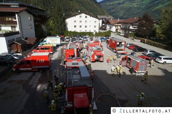 &quot;Rauchentwicklung im Altersheim Zell&quot; - Abschnittsübung in Zell am Ziller