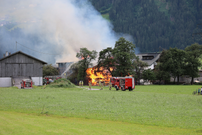 Hofstelle in Zell am Ziller in Vollbrand