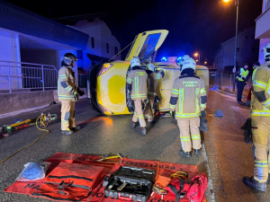 Ein Verkehrsunfall mit gemeldeter eingeklemmter Person ereignete sich am 12.01.2024 im Jenbacher Ortsgebiet!