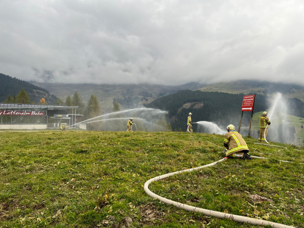 Zusammenspiel der Feuerwehren im Abschnitt Mayrhofen