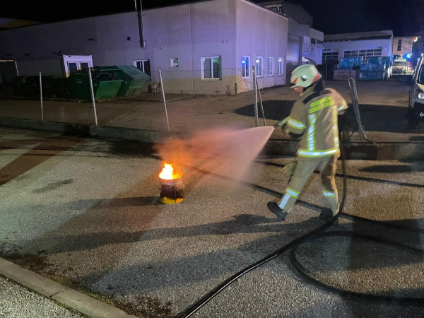 Brandmeldeanlage einer Tischlerei meldet Brand in Schwaz