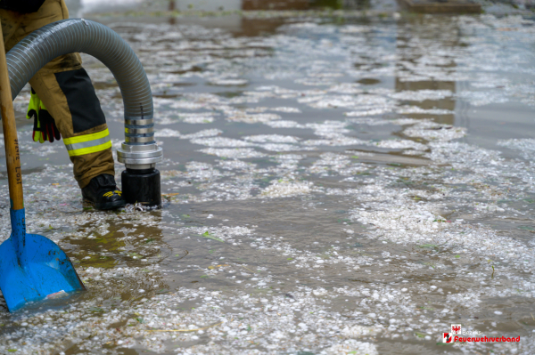 Massive Unwetterfront fordert die Feuerwehren - Über 60 Einsätze im Bezirk Schwaz