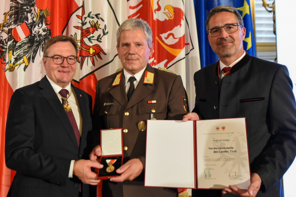 Verdienstmedaille des Landes Tirol für ABI Siegfried Geisler