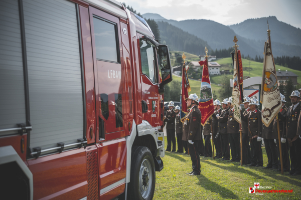Fahrzeugsegnung der FF Achental als Höhepunkt des Sommernachtsfestes