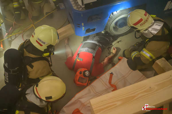 Großeinsatz am Achensee: Explosion löst Übungsszenario mit 13 Vermissten aus