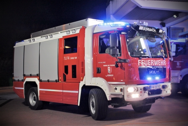 Aus 2 mach 1 - Neues TLFA 2000/100 für die Freiwillige Feuerwehr Jenbach