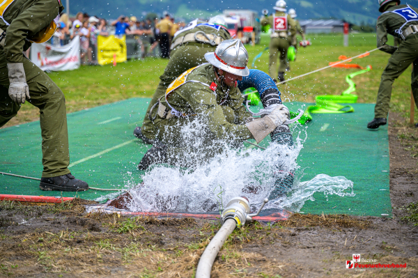 49. Bezirks-Nassleistungsbewerb in Strass im Zillertal Ein Fest der Schnelligkeit, Präzision und Kameradschaft