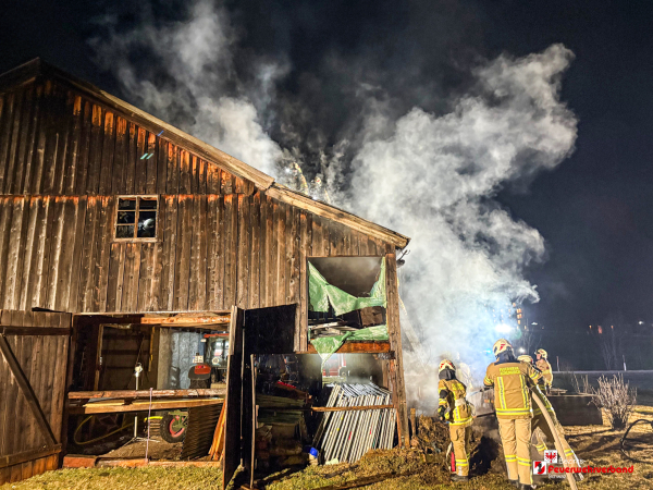 Brand einer Holzscheune in Achenkirch