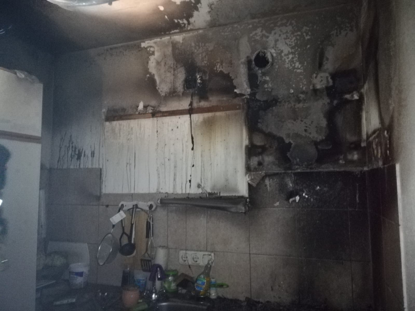 Küchenbrand in Stumm forderte 2 Verletzte